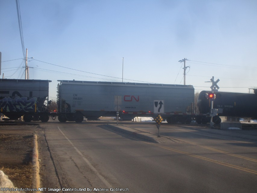 CN 116321